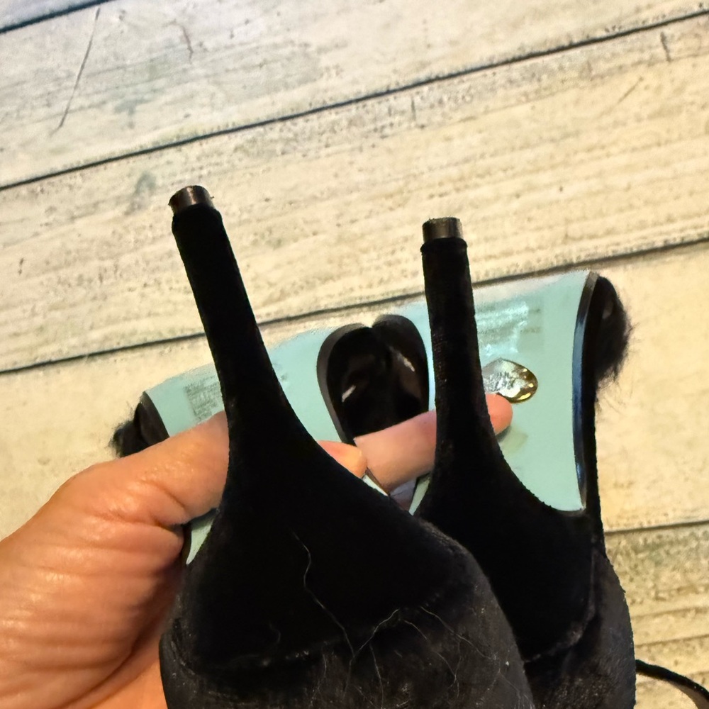 Betsy Johnson cocktail formal black velvet faux fur open toe high heels. 8.5 - Picture 7 of 10